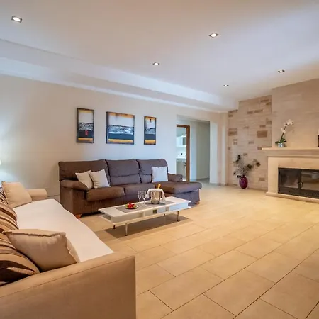 - 4460 Mallorca Campos (Mallorca)