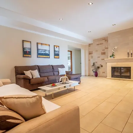 - 4460 Mallorca * Campos (Mallorca)